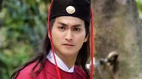 包青天，展昭，港星何家勁。(翻攝微博)