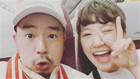 Lulu（黃路梓茵）考到駕照後隔天馬上就載著男友阿達出門。(翻攝IG)