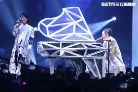 林宥嘉驚喜現身擔嘉賓  蕭敬騰口誤將主持金曲變金馬[20180527台北訊] 