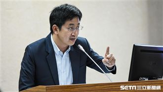 大阪館長輕生　蔡適應：被假新聞害