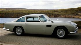Aston Martin DB5。（圖／翻攝bonhams網站）