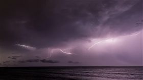 亞熱帶風暴艾柏托襲美　數千居民疏散
美國,沿海,佛州,亞熱帶風暴,艾柏托,Alberto,海嘯
https://flic.kr/p/SPmK3c
（圖／攝影者texaus1, Flickr CC License）