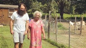 The People Walker臉書
你孤獨嗎？ 洛杉磯「遛人」一小時900元大受歡迎
