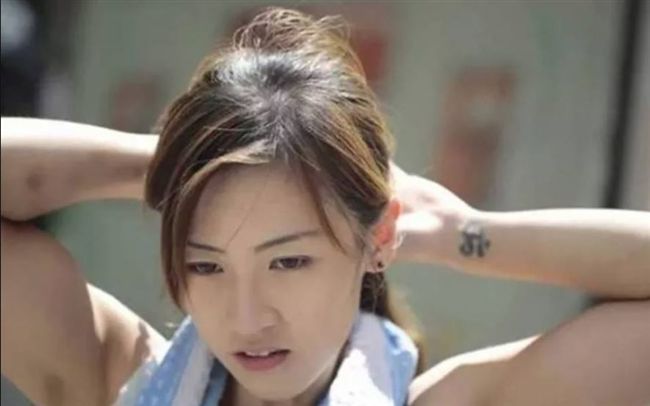 女搬運工「長這樣」　網友驚呆正翻了