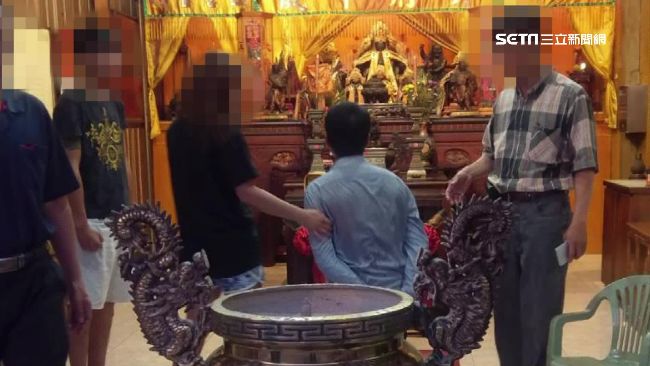 神明前17槍處決仇家　他下跪哭懺悔