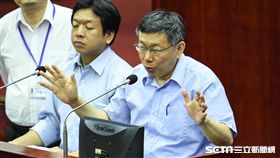 台北市長柯文哲出席市議會總質詢。 （圖／記者林敬旻攝）