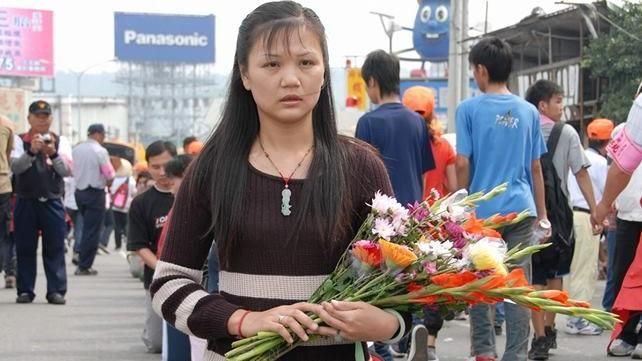 白沙屯媽祖進香　關於「獻花」與「換花」