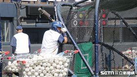 ▲NC恐龍外野手李鍾旭開季是球隊倚重戰力。（圖／記者蕭保祥攝）