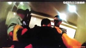 廖男殺害直播主邱喬琪後，遭到警方壓制在地，並帶回派出所偵辦（翻攝畫面）