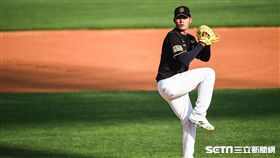 NC恐龍投手王維中。 （圖／記者林敬旻攝）