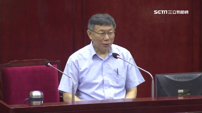 情侶喻白綠關係　柯文哲偷吃議員豆腐
