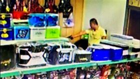 台南市，余男衝進劉女上班的釣具店，對王老闆開槍，家暴，殺人未遂，恐怖情人。翻攝畫面