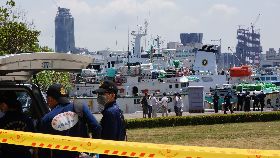 屏東漁船喋血疑案　檢警登船勘驗採證（