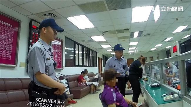 亡夫留22張人民幣　七旬婦兌換遭逮