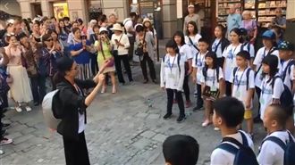 偏鄉童維也納快閃高歌　美聲驚艷眾人