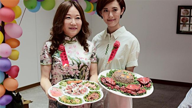 她畢業論文是一桌菜　超逼真卻不能吃