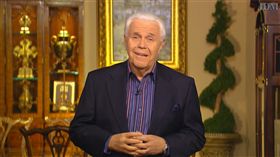 美國傳教士杜普蘭提斯堅信信徒會替他買下一台私人飛機。（圖／翻攝Jesse Duplantis Ministries臉書）