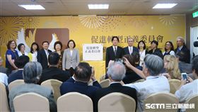 行政院促進轉型正義委員會佈達暨掛牌儀式，促轉會，黃煌雄，蔡英文，賴清德。（圖／記者盧素梅攝）