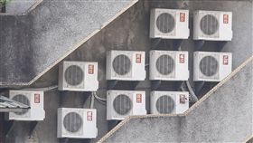 瞬間最高用電量飆破歷年最高紀錄熱累積效應推升用電量，台電表示，30日瞬間最高用電量已飆破3670萬瓩，刷新歷年最高紀錄。中央社記者謝佳璋攝　107年5月30日