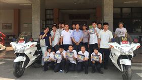 南投,南投高商,畢業生,畢業典禮,畢業禮物,機車駕照,學生（圖／翻攝畫面）