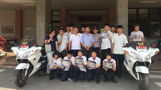校內考取駕照　學生呼：最棒畢業禮物