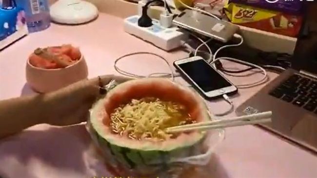 用「西瓜」泡麵　女大生：甜鹹挺好吃