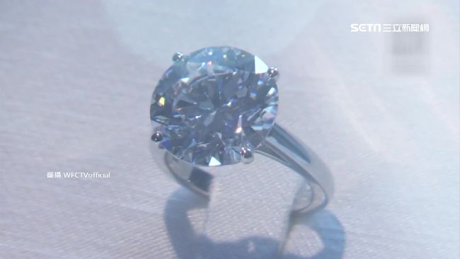 向假鑽低頭？鑽石王國開賣合成鑽