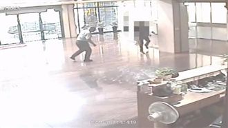 影片曝光！憤怒男闖法務部汽油彈