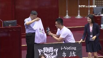 童仲彥問接觸過性產業？柯P招架不住