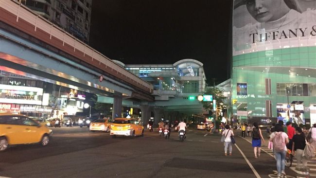 國中生捷運把玩鐵片　乘客驚嚇急報警