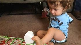 歧視,鬆餅,William,美國,阿肯色州,天生,沒手,口足,糖漿罐,餐廳,衛生,洗腳,Alexis Bancroft,殘障　圖／翻攝自臉書　