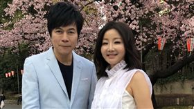金曲歌王洪榮宏近日帶著愛妻「小鄧麗君」張瀞云（圖／華特音樂提供）