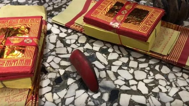 白沙屯媽顯神蹟　信眾秒擲出「立筊」