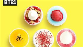 LINE FRIENDS與防彈少年團BTS攜手設計的宇宙明星BT21飲品登台。（圖／LINE提供）