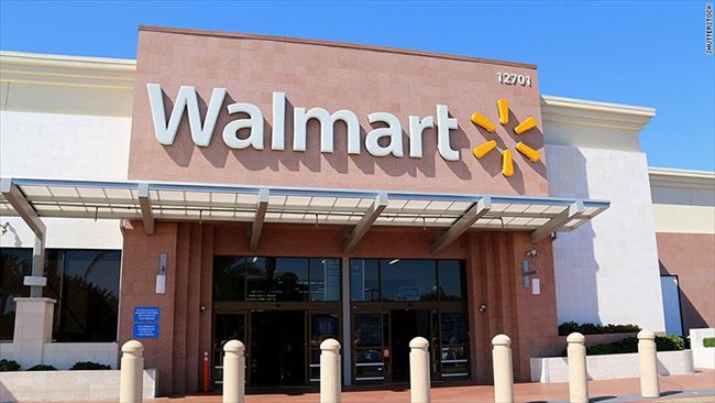 美國最大零售商沃爾瑪(Walmart)、目標百貨、百思買等大型零售商齊聲警告,關稅成本已全面轉嫁,漲價潮恐進一步擴大。(圖/翻攝自X@川普)