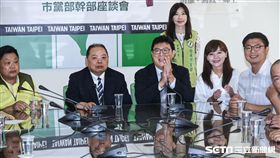 民進黨台北市長參選人姚文智拜會台北市黨部。 （圖／記者林敬旻攝）