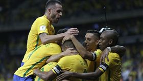 過去幾十年，巴西始終是世界足球的霸主，也是每屆世界盃的奪冠大熱門。（圖／達志影像）