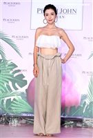 李毓芬休閒辣曬比基尼曲線，演繹夏日海灘度假造型。（記者邱榮吉/攝影）