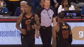 JR Smith讀秒階段的致命烏龍（圖／翻攝自YouTube）