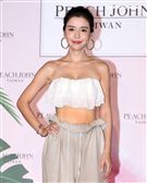 李毓芬休閒辣曬比基尼曲線，演繹夏日海灘度假造型。（記者邱榮吉/攝影）