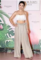 李毓芬休閒辣曬比基尼曲線，演繹夏日海灘度假造型。（記者邱榮吉/攝影）