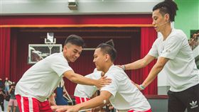 林書豪指導小球員（圖／創異國際行銷提供）