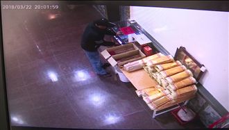 偷走王爺賽錢箱　他回家竟離奇斷手