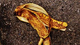 香蕉,香蕉皮,跌倒（圖／pixabay）