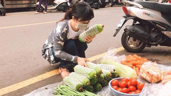 福原愛逛菜市場　網友讚：真台灣媳婦