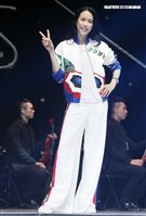 莫文蔚「hito流行音樂獎」表演彩排，這天正是Karen生日粉絲送上蛋糕及祝福，讓Karen度過難忘的生日。（記者邱榮吉/攝影） 