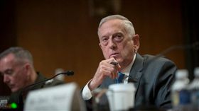 美國國防部長馬提斯抨擊中國在南海的軍事行動，強調反對改變台海現狀。（圖／翻攝推特）