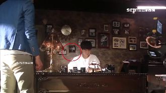 相框掉落抽屜打開　光良MV怪事頻傳