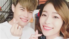 聖結石坦言閃婚「沒有想得很清楚」，經濟是一大壓力。（圖／翻攝自聖結石臉書）