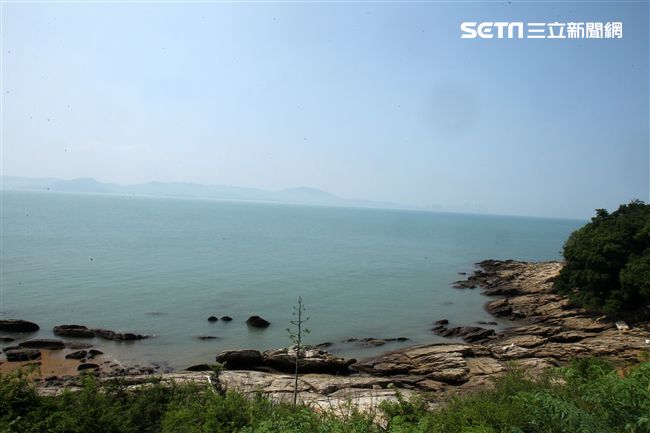 大膽島可清楚看見對岸廈門。（記者邱榮吉/大膽島拍攝）